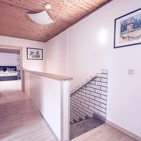 Leon * Heinsberg (North Rhine-Westphalia)